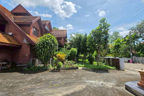 House in Hang Dong, Thailand 5 bedrooms № 158399