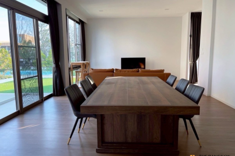 House in Bangkok, Thailand 4 bedrooms № 190396
