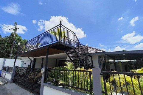 House in Pattaya, Thailand 3 bedrooms № 152680 - photo 1