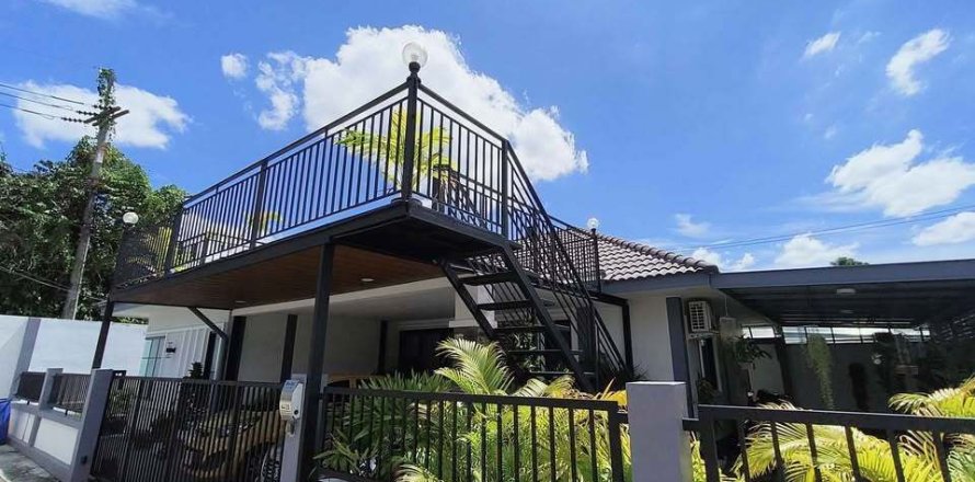 House in Pattaya, Thailand 3 bedrooms № 152680