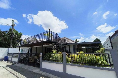 House in Pattaya, Thailand 3 bedrooms № 152680 - photo 2