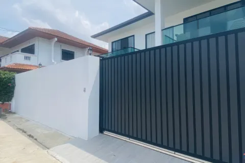 House in Pattaya, Thailand 5 bedrooms № 155668 - photo 8