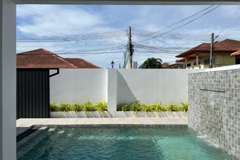 House in Pattaya, Thailand 5 bedrooms № 155668 - photo 5