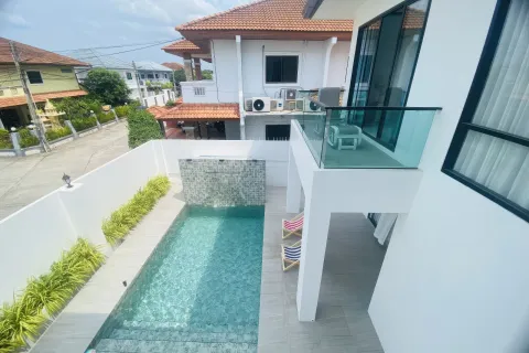 House in Pattaya, Thailand 5 bedrooms № 155668 - photo 18