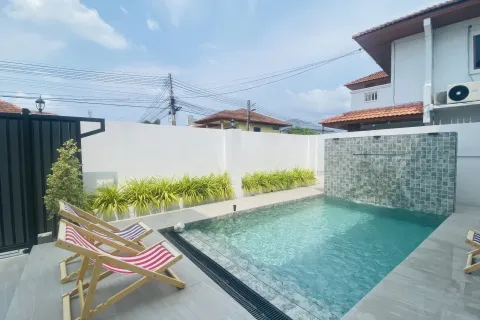House in Pattaya, Thailand 5 bedrooms № 155668 - photo 3