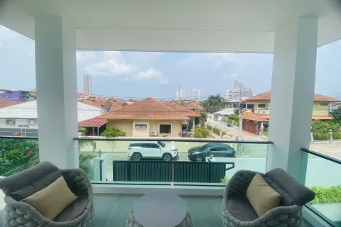 House in Pattaya, Thailand 5 bedrooms № 155668 - photo 20