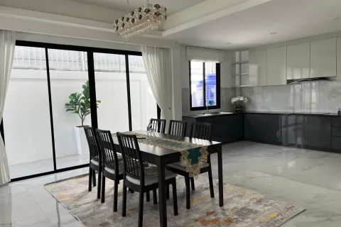 House in Pattaya, Thailand 5 bedrooms № 155668 - photo 9