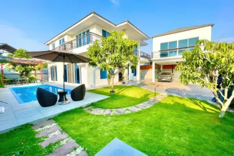 Villa à Pattaya, Thaïlande 4 chambres № 155672 - photo 1