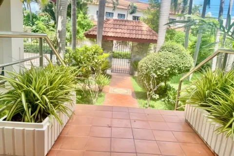 Villa à Pattaya, Thaïlande 5 chambres № 155669 - photo 5