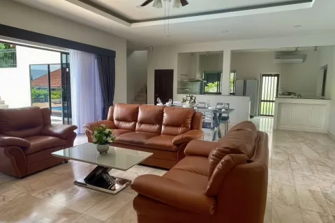 Villa à Pattaya, Thaïlande 5 chambres № 155669 - photo 14