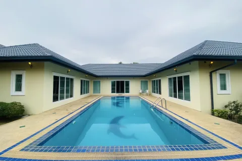 Villa à Pattaya, Thaïlande 4 chambres № 155671 - photo 15