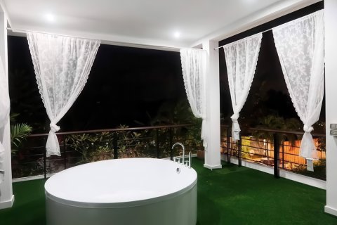 Villa in Pattaya, Thailand 4 bedrooms № 155670 - photo 17