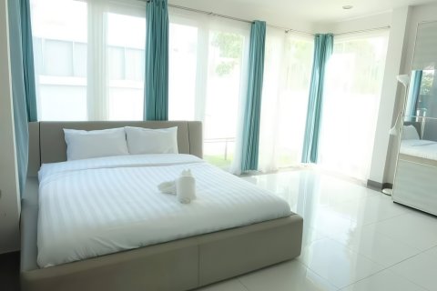 Villa in Pattaya, Thailand 4 bedrooms № 155670 - photo 15