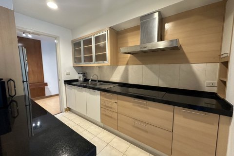 Кондоминиум с 3 спальнями в Сатхоне, Бангкок, Таиланд № 163254 - фото 4