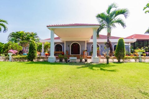 Вилла в Ча-аме, Таиланд с 3 спальнями  № 114268 - фото 1
