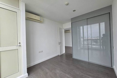 Кондоминиум с 2 спальнями в Дин Даенге, Бангкок, Таиланд № 114266 - фото 5