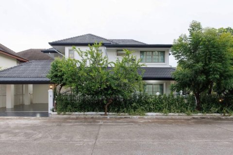 House in Chiang Mai, Thailand 5 bedrooms № 160096 - photo 2