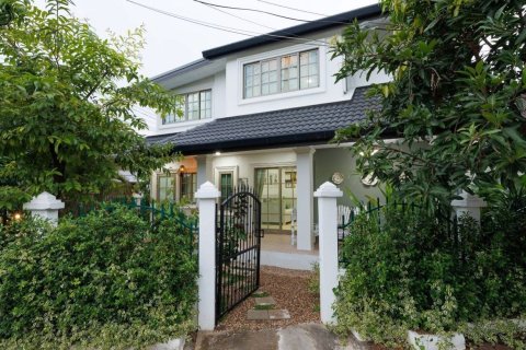 Maison à Chiang Mai, Thaïlande 5 chambres № 160096