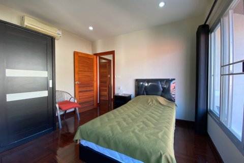 House in Chiang Mai, Thailand 4 bedrooms № 160093 - photo 17