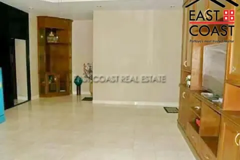 Casa de 3 dormitorios en Pattaya, Tailandia № 213777 - foto 11