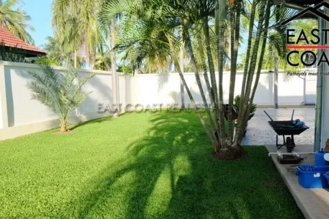 Casa de 3 dormitorios en Pattaya, Tailandia № 213780 - foto 7