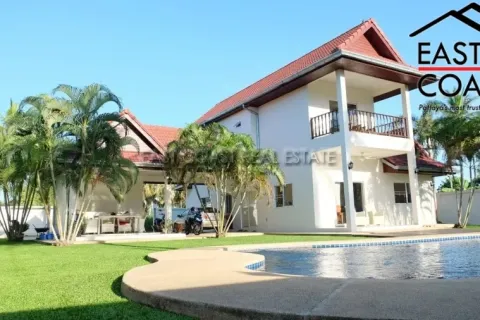 Casa de 3 dormitorios en Pattaya, Tailandia № 213780