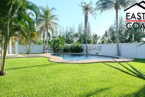 Casa de 3 dormitorios en Pattaya, Tailandia № 213780 - foto 9