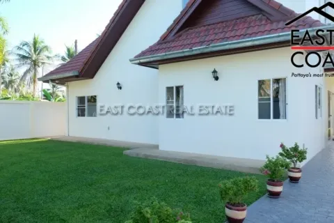 Casa de 3 dormitorios en Pattaya, Tailandia № 213780 - foto 4