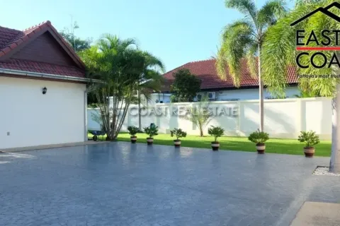 Casa de 3 dormitorios en Pattaya, Tailandia № 213780 - foto 2