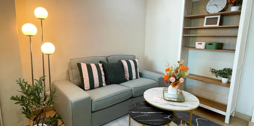 Studio in the Condo in Bang Rak, Bangkok, Thailand № 167608