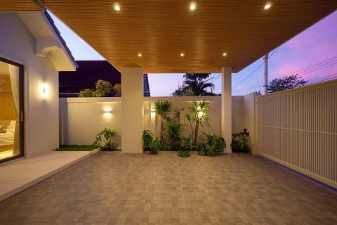 Villa in Phuket, Thailand 3 bedrooms № 167610 - photo 9