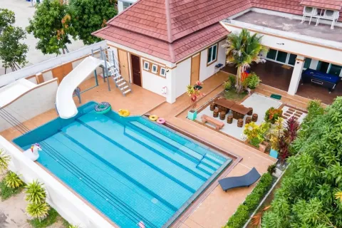 Villa in Pattaya, Thailand 4 bedrooms № 167607 - photo 3