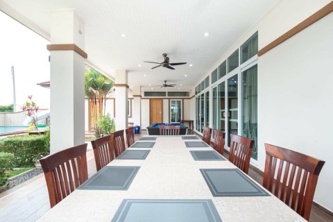 Villa in Pattaya, Thailand 4 bedrooms № 167607 - photo 8