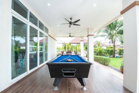 Villa in Pattaya, Thailand 4 bedrooms № 167607 - photo 9