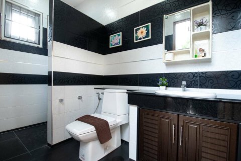 Villa in Pattaya, Thailand 4 bedrooms № 167607 - photo 26