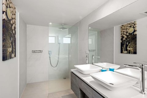 Villa in Ko Samui, Thailand 3 bedrooms № 166543 - photo 15