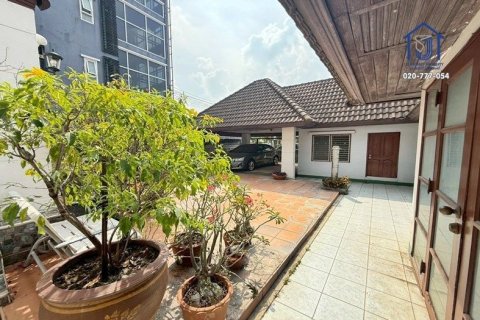 Дом в Нонтхабури, Таиланд с 6 спальнями  № 167320 - фото 5