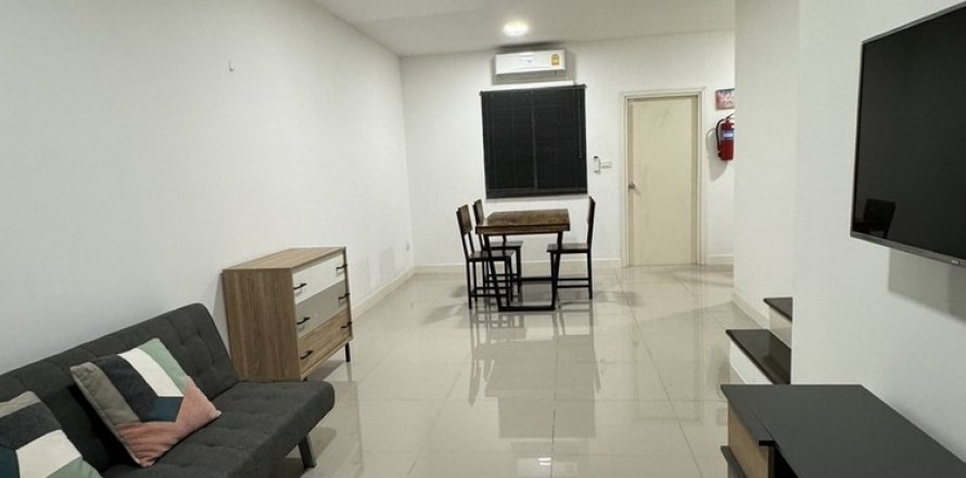 Adosado de 3 dormitorios en Chiang Mai, Tailandia № 205598