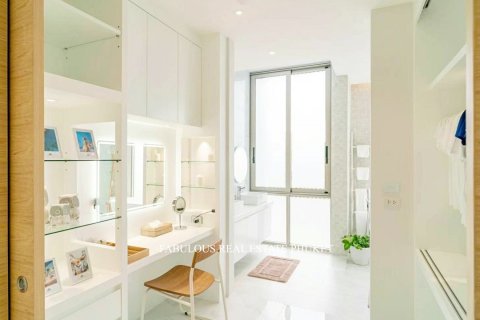 Villa in Bang Tao, Thailand 3 bedrooms № 179641 - photo 8