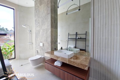 Villa in Bang Tao, Thailand 3 bedrooms № 179639 - photo 9