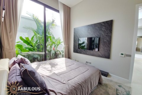 Villa in Bang Tao, Thailand 3 bedrooms № 179639 - photo 5