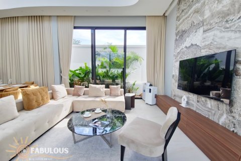 Villa in Bang Tao, Thailand 3 bedrooms № 179639 - photo 6