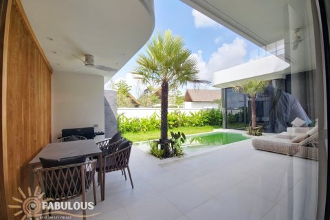 Villa in Bang Tao, Thailand 3 bedrooms № 179639 - photo 13