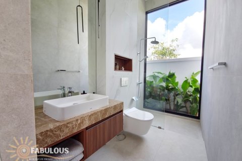 Villa in Bang Tao, Thailand 3 bedrooms № 179639 - photo 11