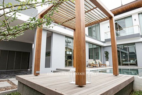 Villa in Bang Tao, Thailand 3 bedrooms № 179638 - photo 7