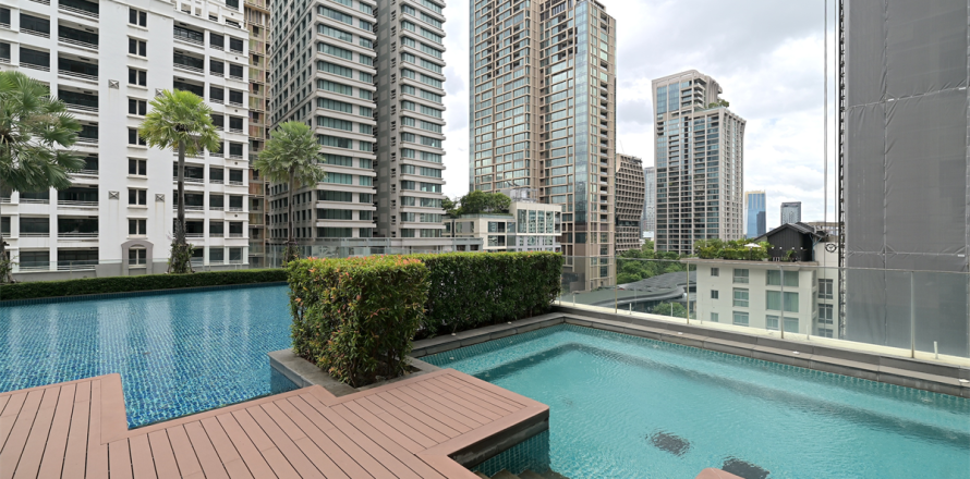 Condo in Bangkok, Thailand, 2 bedrooms № 185877