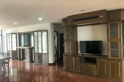 Condo à Watthana, Bangkok, Thaïlande, 3 chambres № 160800 - photo 4