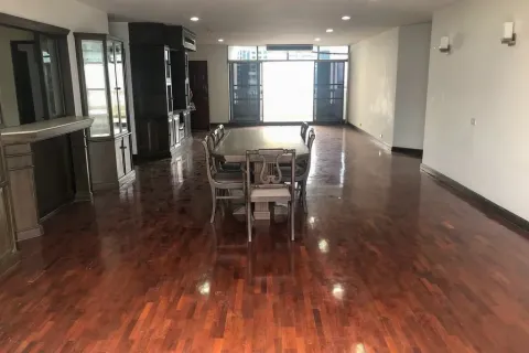 Condo à Watthana, Bangkok, Thaïlande, 3 chambres № 160800 - photo 2