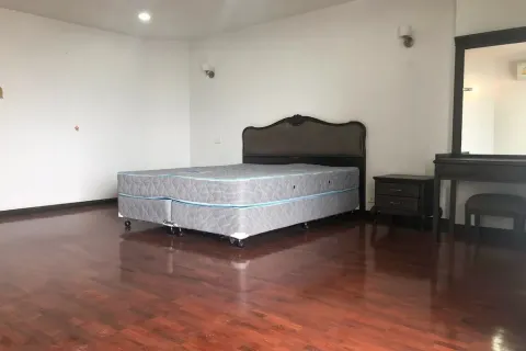 Condo à Watthana, Bangkok, Thaïlande, 3 chambres № 160800 - photo 9