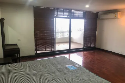 Condo à Watthana, Bangkok, Thaïlande, 3 chambres № 160800 - photo 12